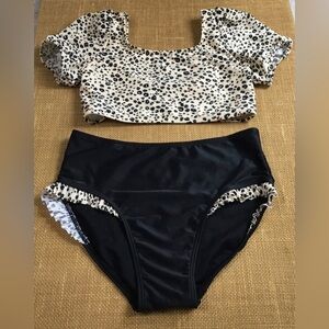 Cat & Jack Girls Two-piece Animal Print Swimsuit Set Size XL(14) - K723